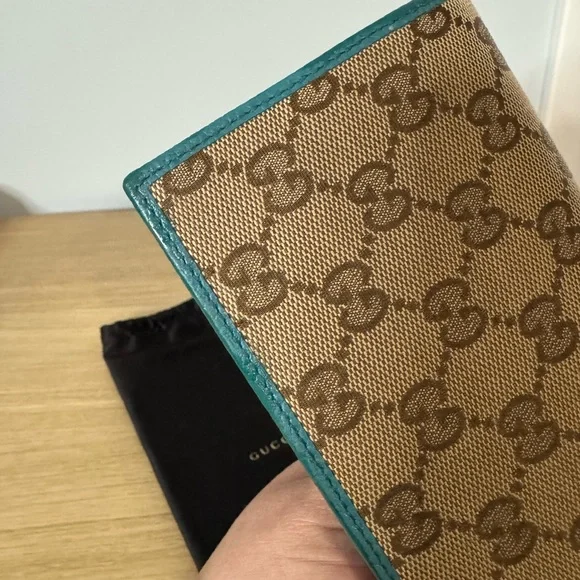 Gucci Beige and Teal Signature Wallet - Picture 12 of 15